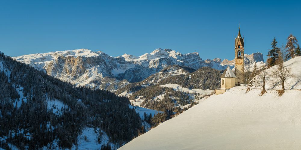 MAB-20260201-IT-DOLOMITES-SANTA-BARBARA-CHAPEL-WINTER-1494-PANO.jpg