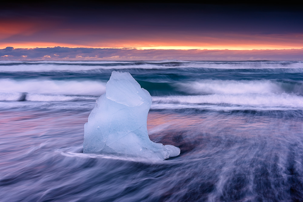 MAB-20150228-ICELAND-JOKULSARLON-BEACH-ICEBERG-8105208.jpg