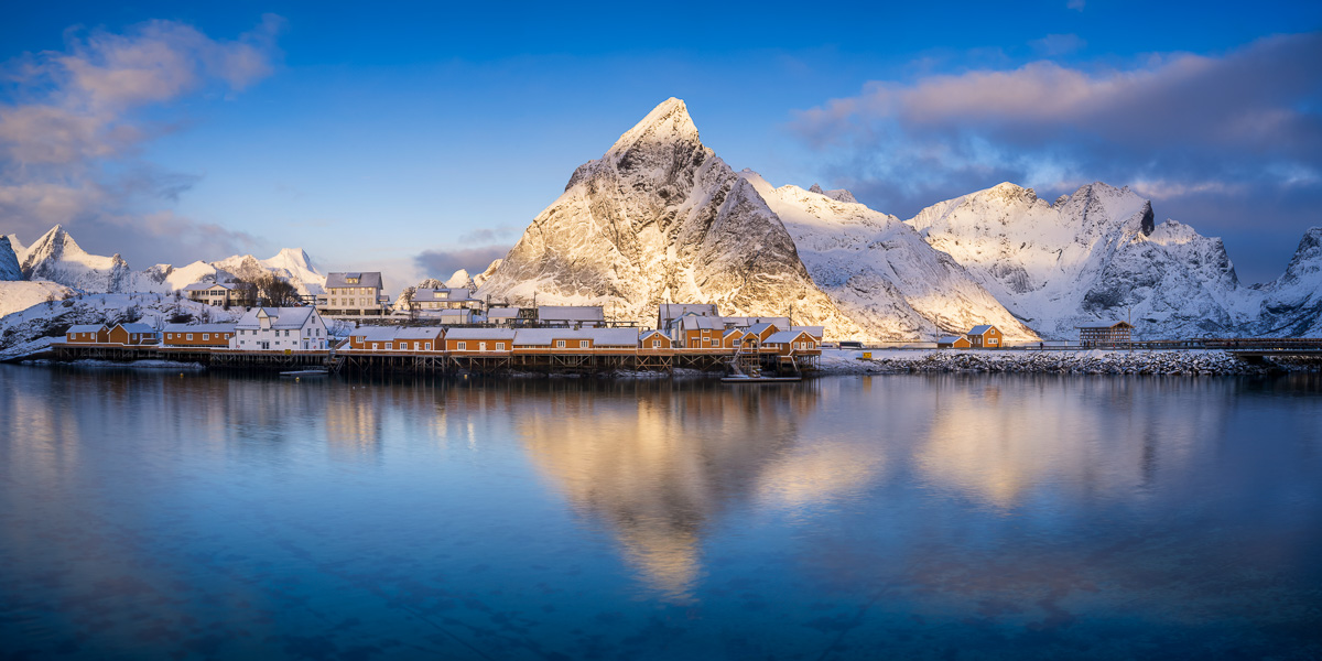 MAB-20190220-NORWAY-LOFOTEN-SAKRISOY-SUNRISE-72414-PANO.jpg