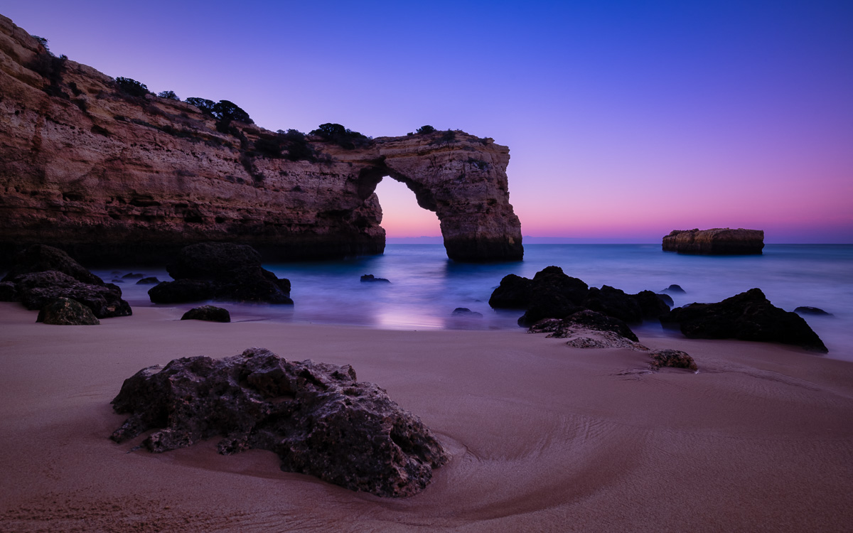 MAB-20190105-PORTUGAL-ALBANDEIRA-ARCH-SUNRISE-8506142.jpg