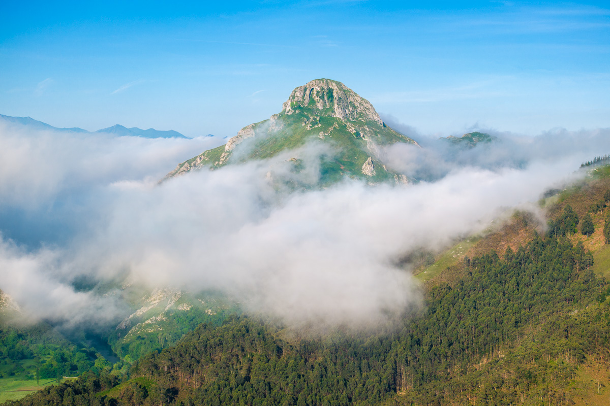 MAB-DJI-20250524-ES-ASTURIAS-PICOS-DE-EUROPA-0002.jpg