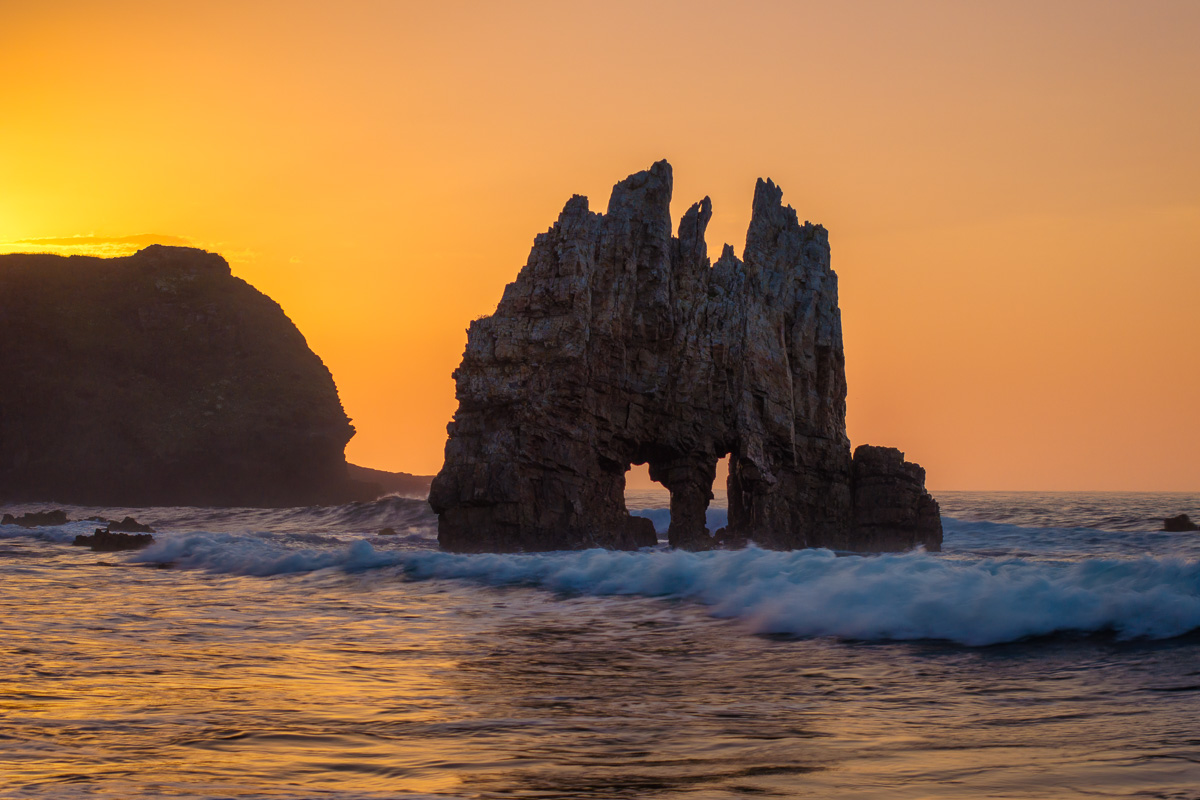 MAB-DJI-20250529-ES-ASTURIAS-PORTIZUELO-BEACH-SAURONS-MASK-SUNSET-0342.jpg