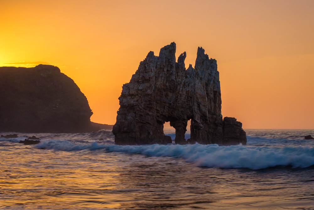 MAB-DJI-20250529-ES-ASTURIAS-PORTIZUELO-BEACH-SAURONS-MASK-SUNSET-0342.jpg