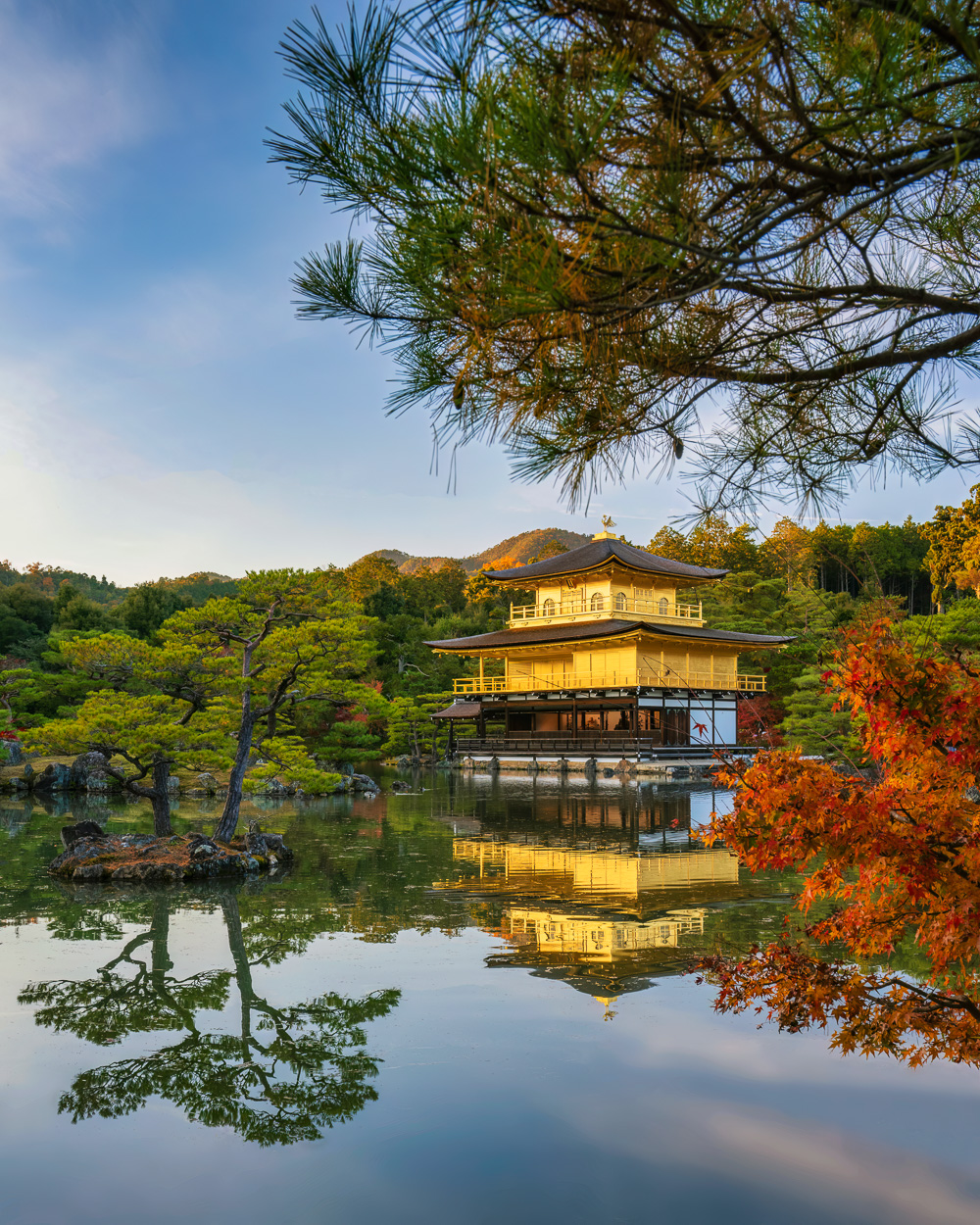 MAB-20221125-JP-KYOTO-ROKUON-JI-GOLDEN-PAVILLION-SUNSET-25187.jpg