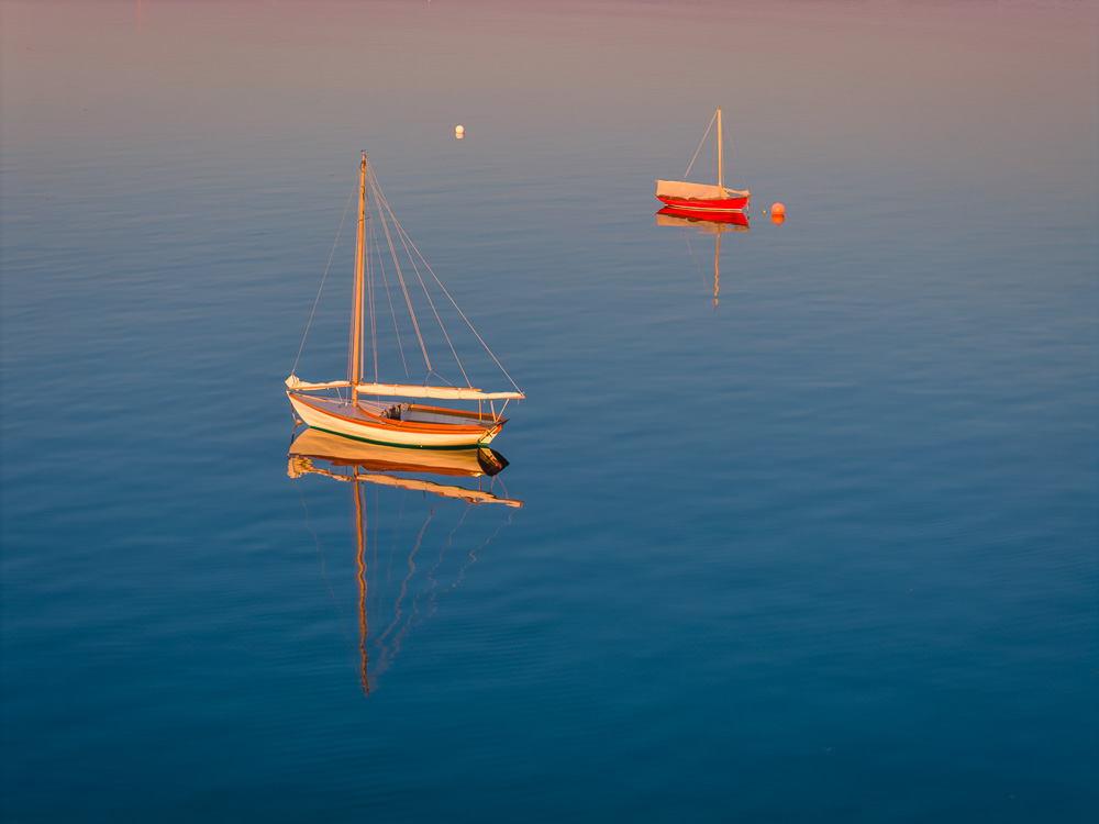 MAB-DJI-20250912-ME-ROCKLAND-HARBOR-SAILBOAT-SUNRISE-0172.jpg