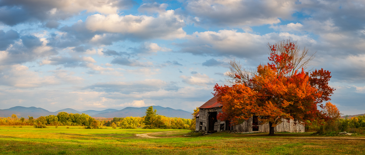MAB-20200925-VT-GUILDHALL-BARN-FALL-FOLIAGE-71145-Pano.jpg
