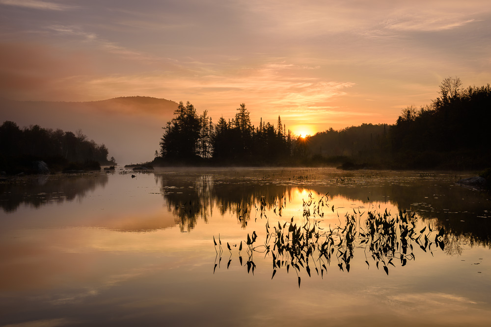 MAB-20170926-VT-TURTLEHEAD-POND-SUNRISE-8101409.jpg