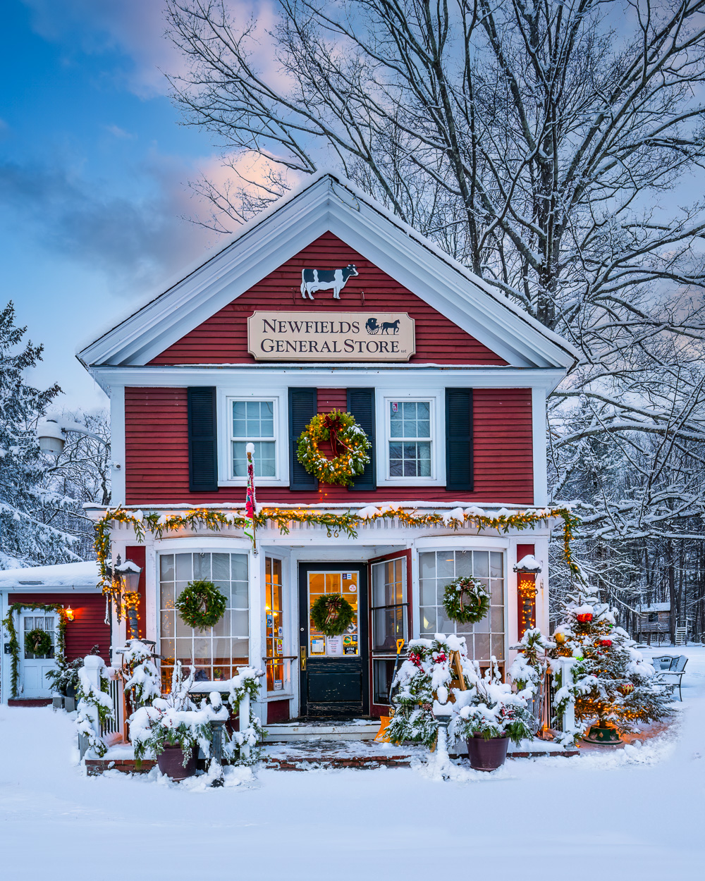 MAB-20220107-NH-NEWFIELDS-COUNTRY-STORE-SNOW-27187.jpg