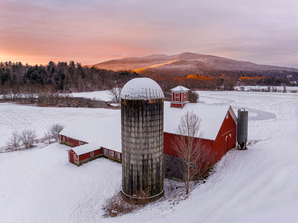 MAB-DJI-20231212-VT-CAMBRIDGE-BARN-SUNRISE-WINTER-0042.jpg