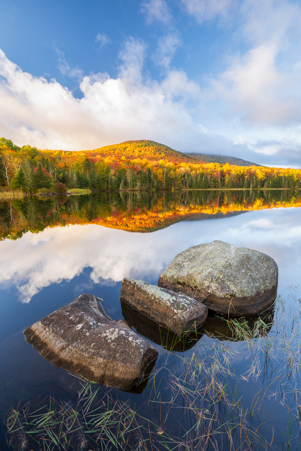 MAB-20241003-VT-GRONT-POND-AUTUMN-SUNRISE-ROCKS-2542_v1.jpg