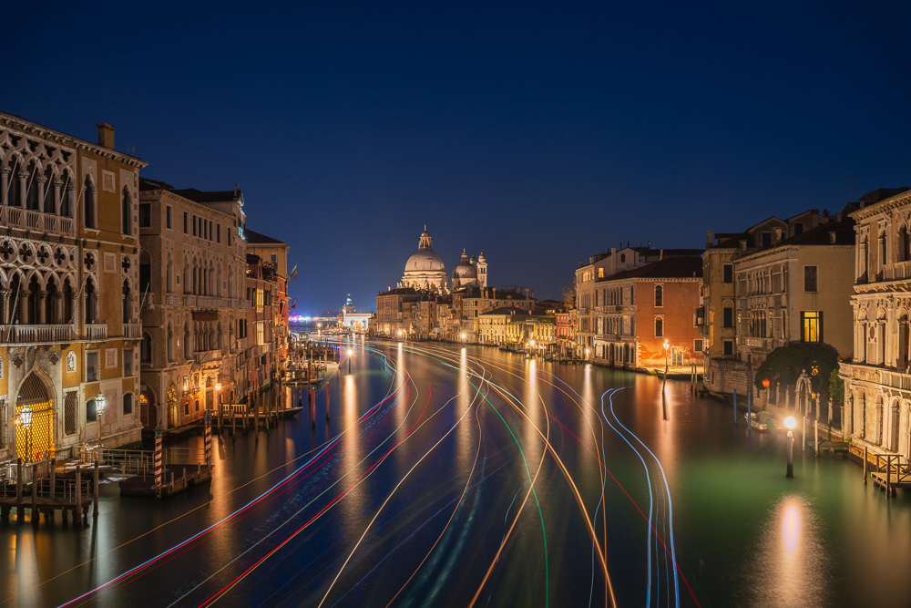 MAB-20260126-IT-VENICE-ACCADEMIA-BRIDGE-DUSK-080718.jpg
