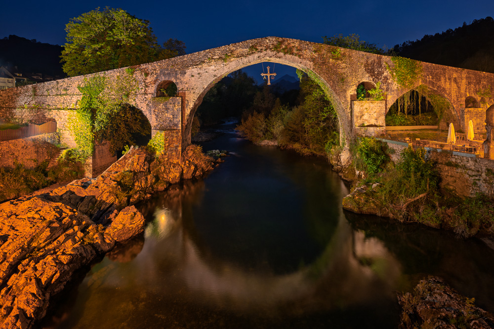 MAB-20260410-SPAIN-CANGAS-DE-ONIS-MEDIEVAL-BRIDGE-DUSK-2966.jpg