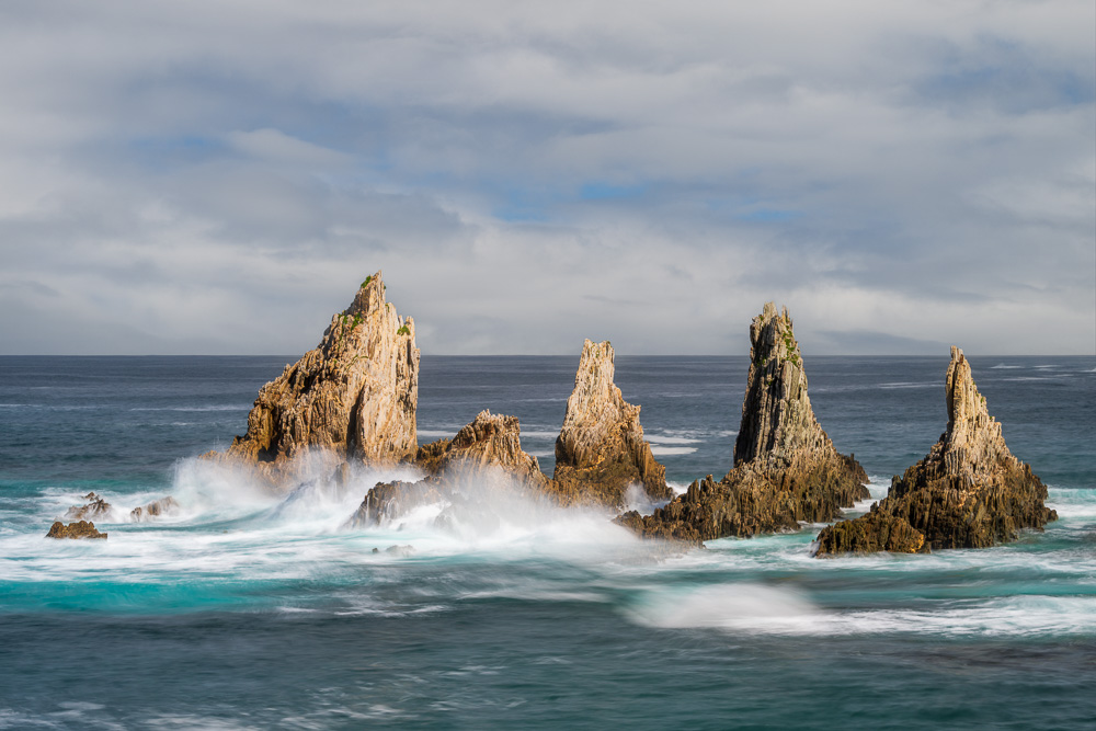 MAB-20260415-SPAIN-ASTURIAS-THE-FORCADA-GUEIRUA-BEACH-3428.jpg