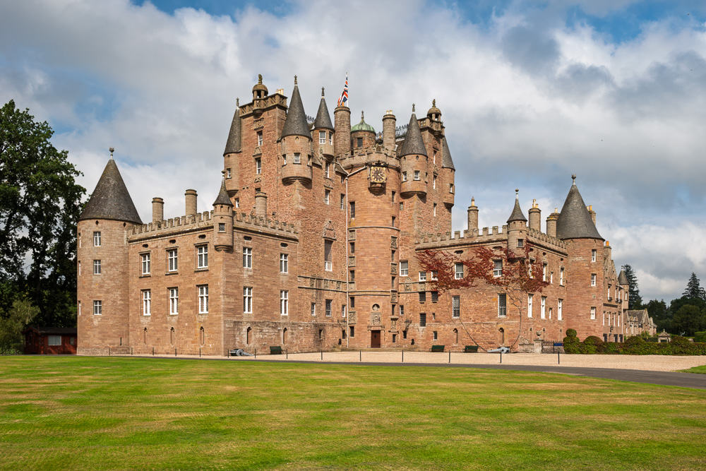 MAB-20260827-SCOTLAND-GLAMIS-CASTLE-0151.jpg
