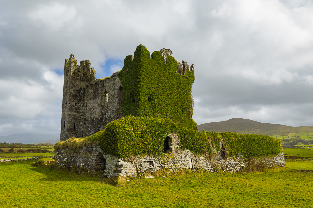 MAB-DJI-20250917-IRELAND-KERRY-BALLYCARBERY-CASTLE-0011.jpg