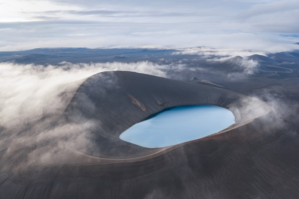 MAB-DJI-20260722-ICELAND-HIGHLANDS-VOLCANO-CRATER-LAKE-SUNSET-0307.jpg