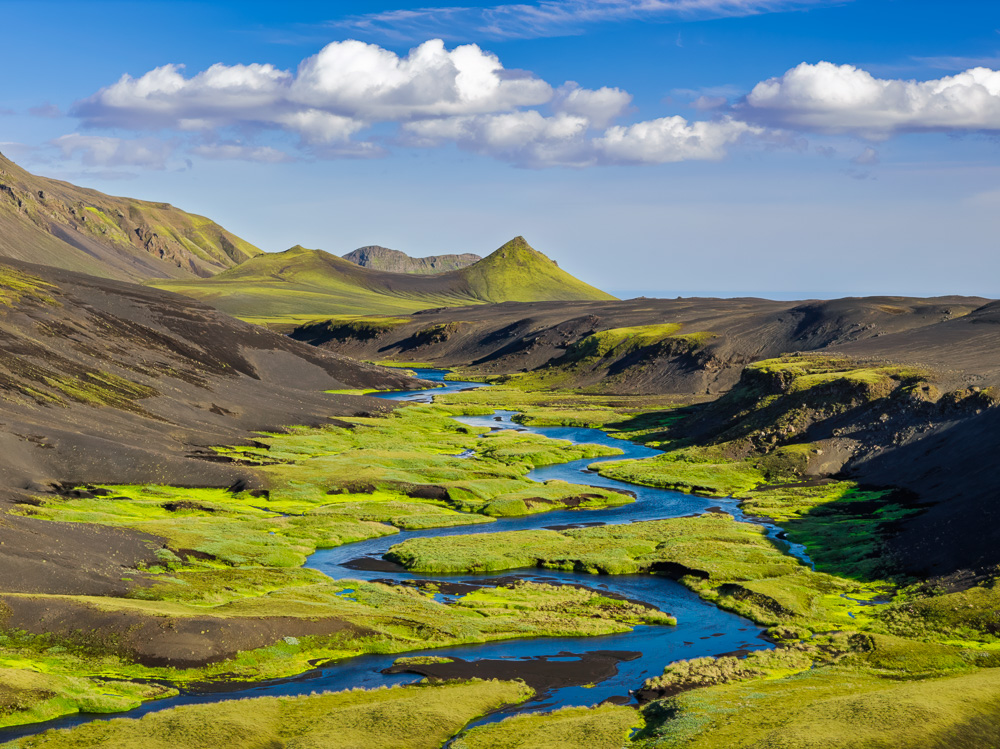 MAB-DJI-20260725-ICELAND-HIGHLANDS-MOSSY-RIVER-0005-2X.jpg