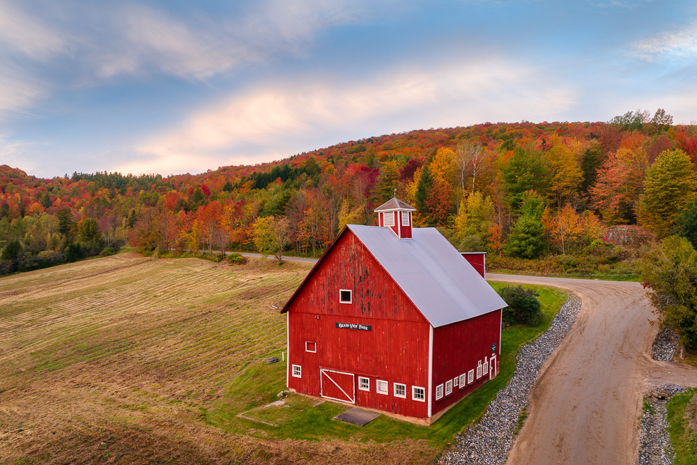 MAB-DJI-20231006-VT-STOWE-GRAND-VIEW-FARM-AUTUMN-SUNRISE-0065_v1.jpg