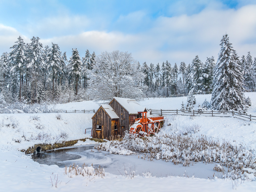 MAB-DJI-20231207-VT-GUILDHALL-GRIST-MILL-WINTER-SNOW-0082.jpg