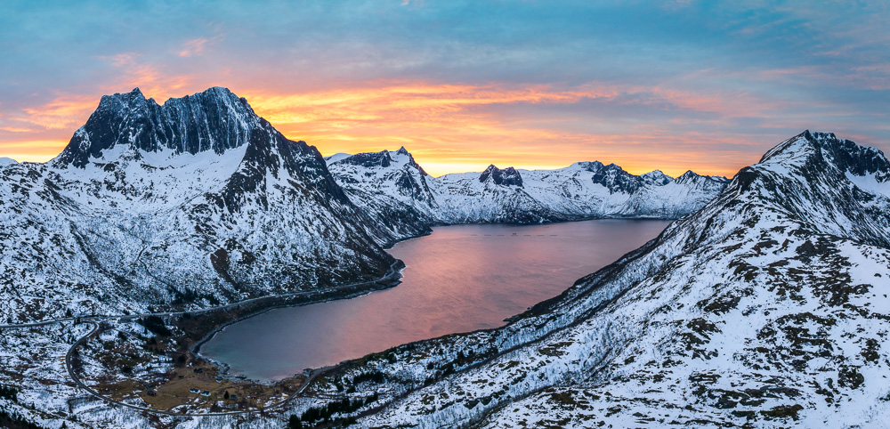 MAB-DJI-20250208-NORWAY-SENJA-BREIDTINDEN-SUNSET-WINTER-0180-Pano-2.jpg