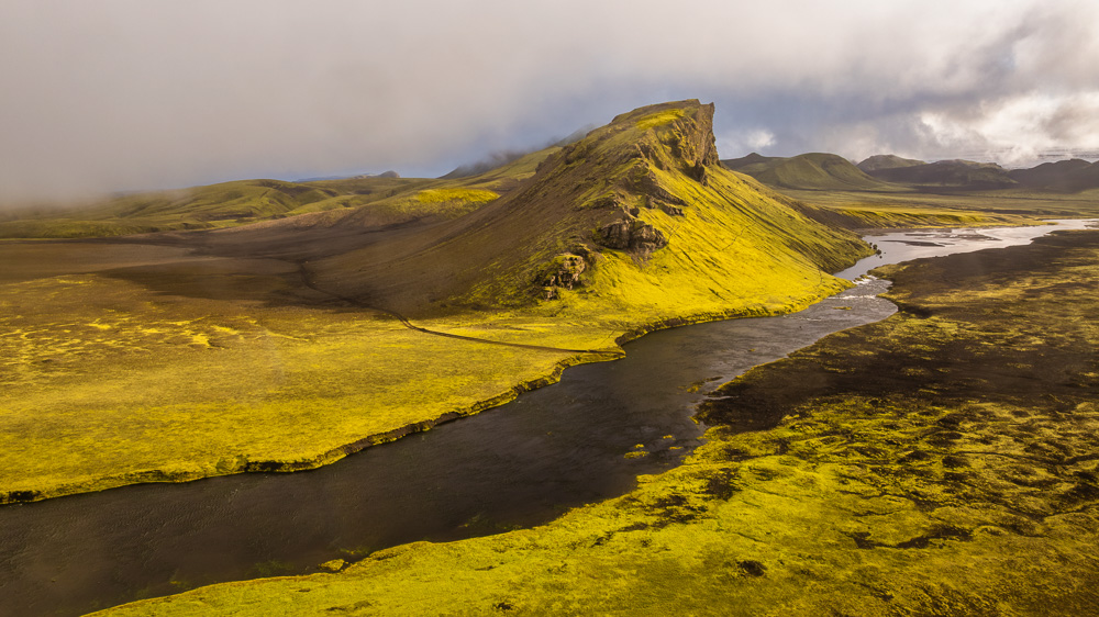 MAB-DJI-20250803-ICELAND-HIGHLANDS-MOUNTAIN-RIVER-0023.jpg