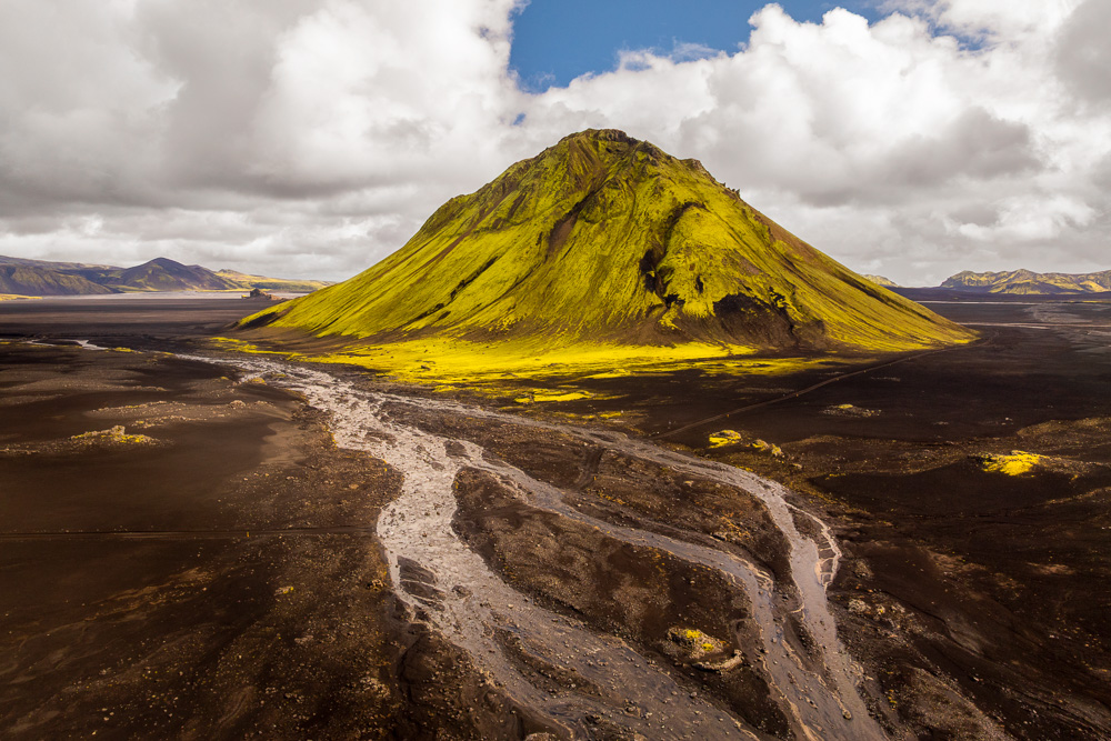 MAB-DJI-20250804-ICELAND-HIGHLANDS-MAELIFELL-VOLCANO-0025.jpg