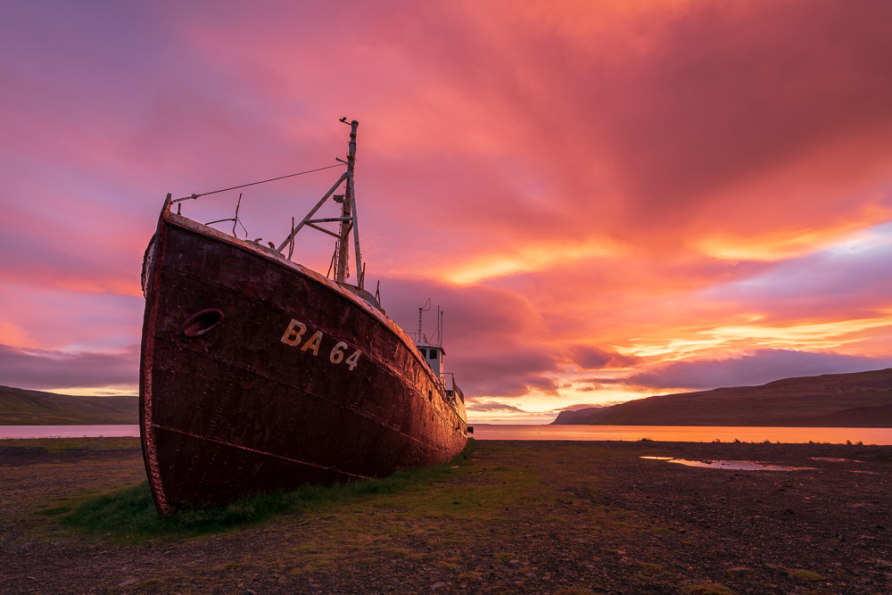 MAB-20180715-ICELAND-WESTFJORDS-SHIPWRECK-SUNSET-9822.jpg
