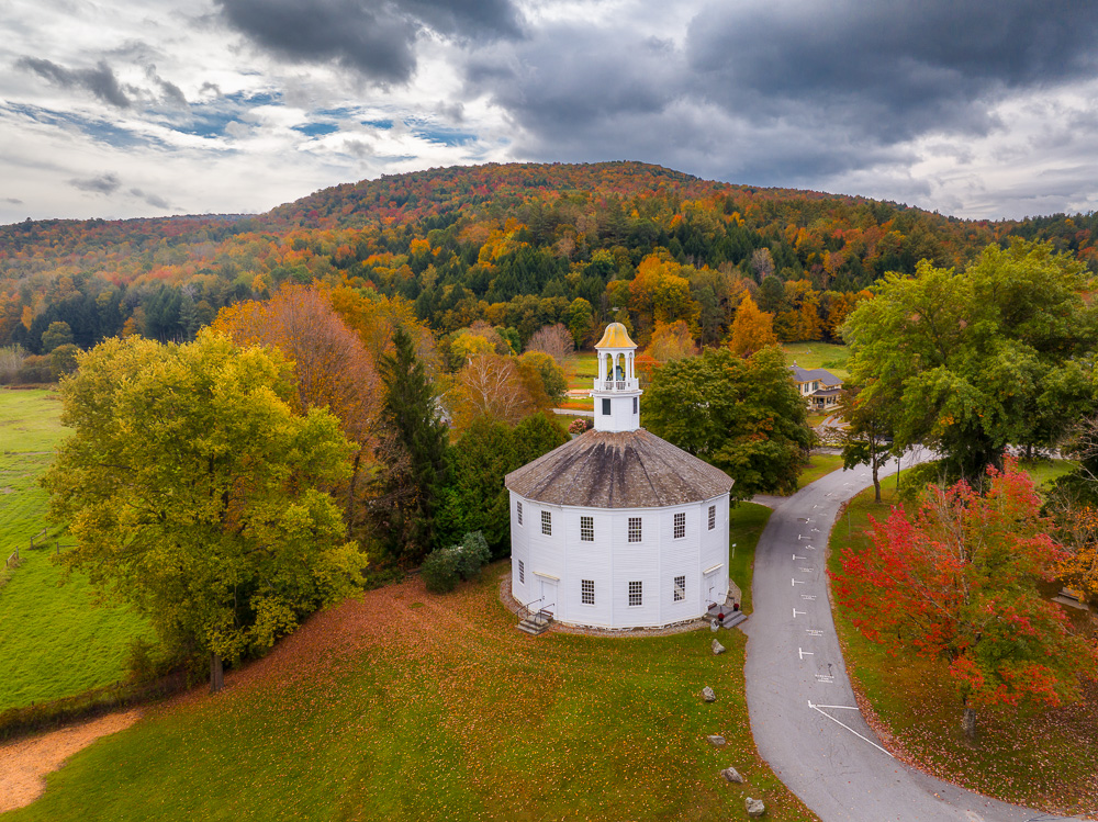 MAB-DJI-20231006-VT-RICHMOND-OLD-ROUND-CHURCH-AUTUMN-0051.jpg
